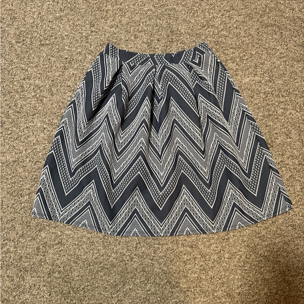 Chevron Patterned Black and White Skirt